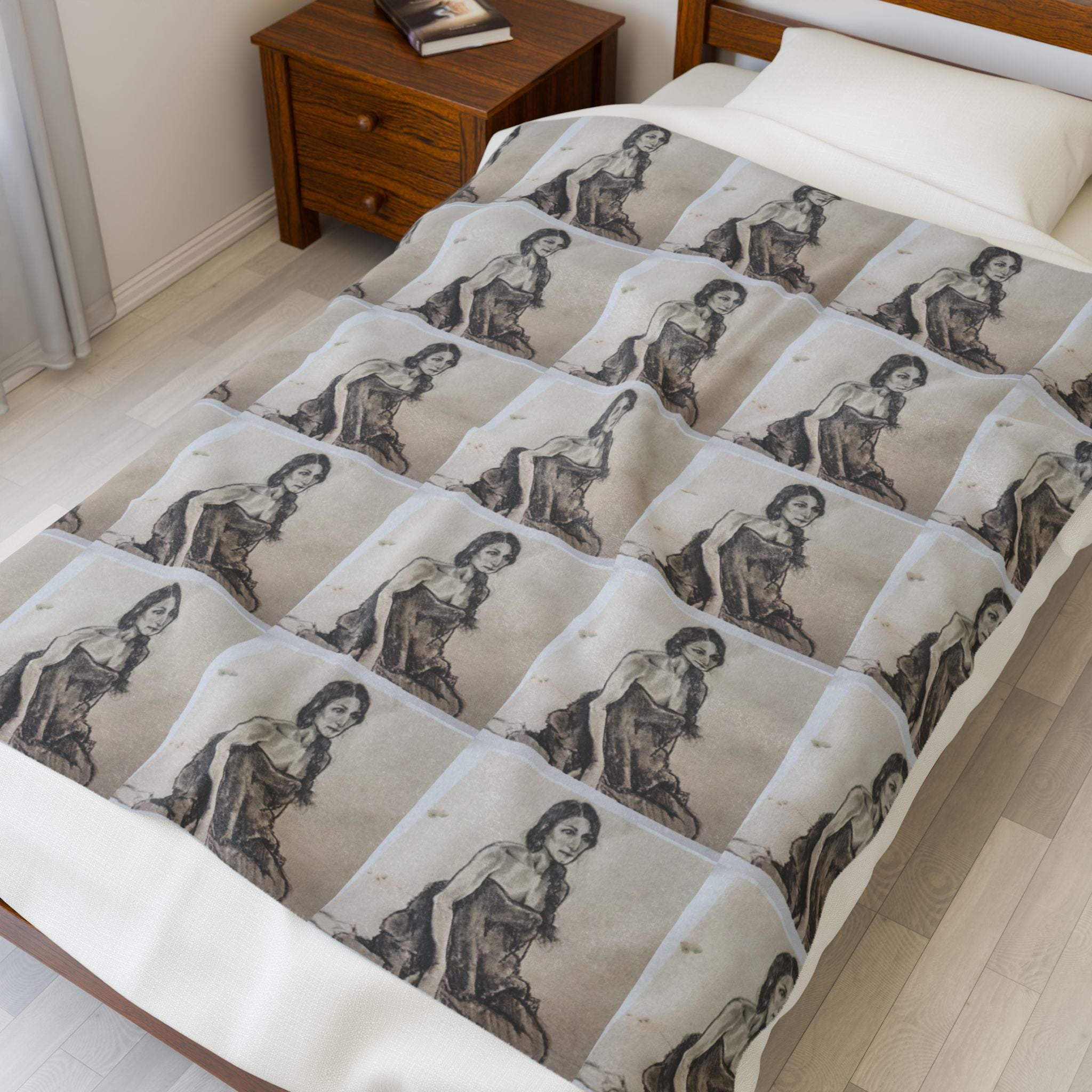 Vintage Portrait Velveteen Plush Blanket – Soft Retro Photo Repeat Throw